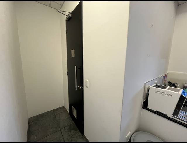 246M² OFFICE TO LET IN WOODSTOCK